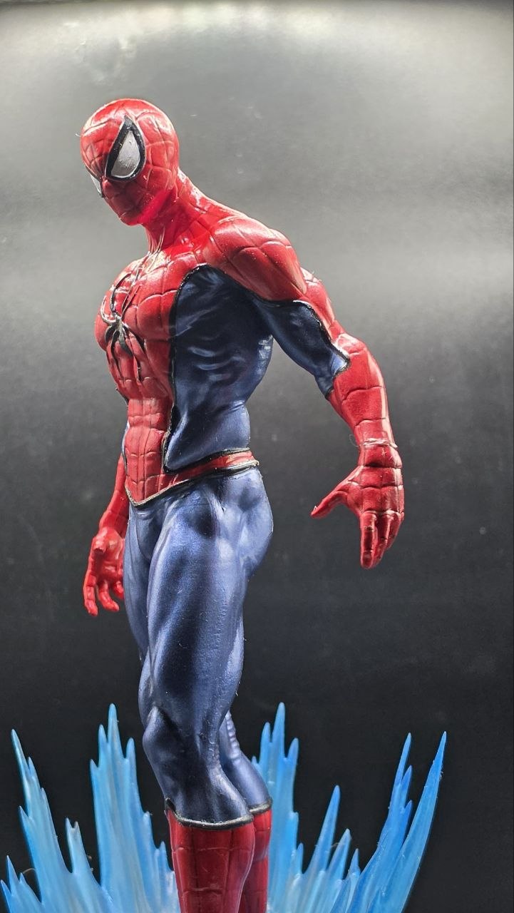 🕷️ Похоже, кто-то только что эффектно приземлился.