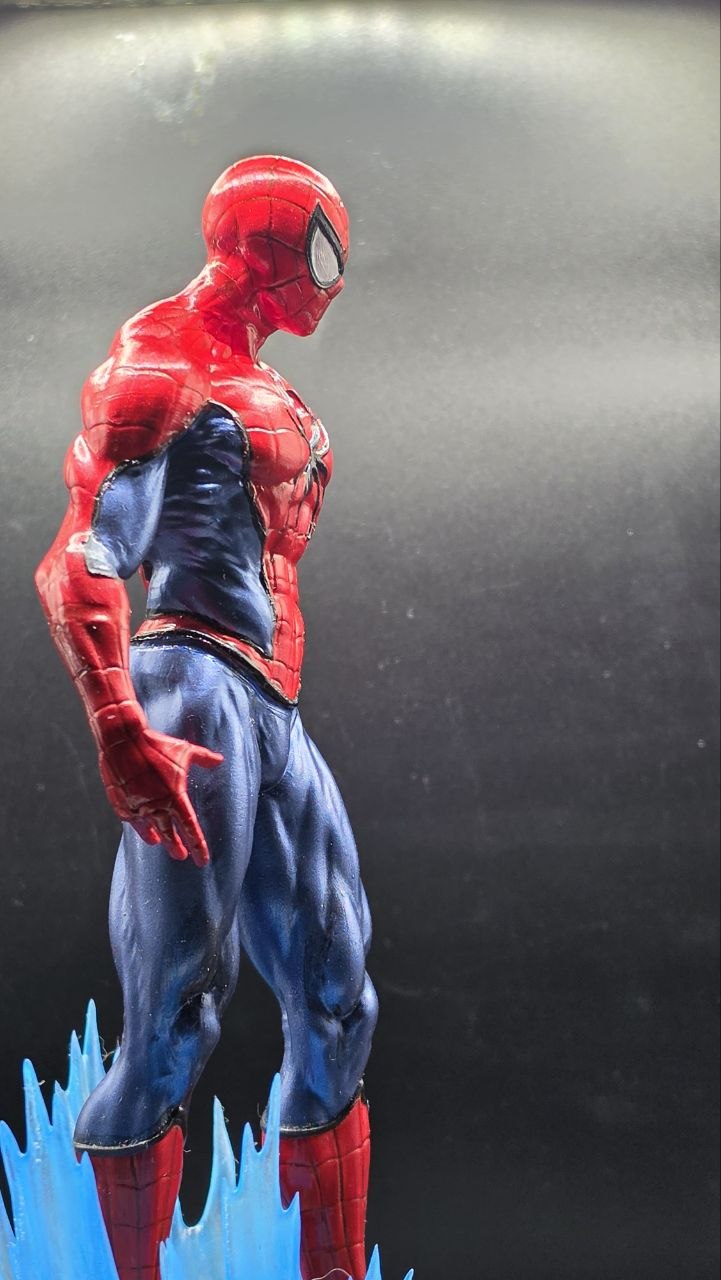 🕷️ Похоже, кто-то только что эффектно приземлился.